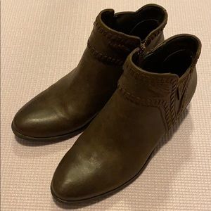 👢Baretraps Gerty Western Bootie